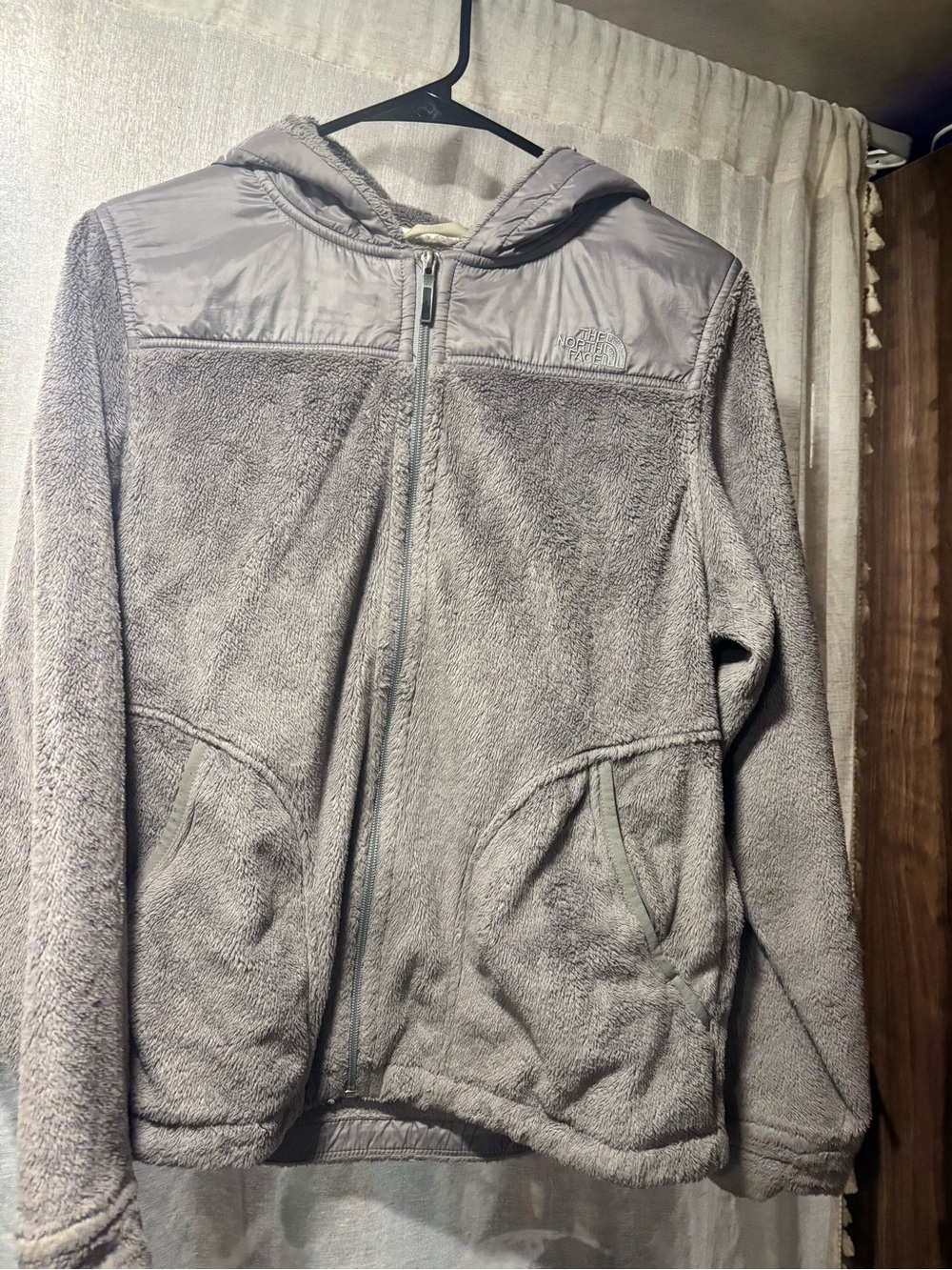 The North Face Women's Osito Hooded Fleece Jacket in Light Gray